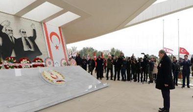 Kurucu Cumhurbaşkanı Rauf Raif Denktaş, anıt mezarında anıldı