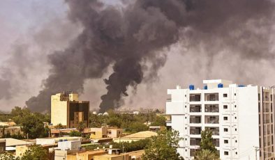 Başkentte kara dumanlar! Sudan’da çatışmalar şiddetlendi