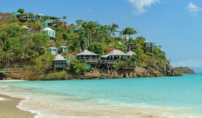 Karayipler’in sınırındaki 365 kumsalın ülkesi
